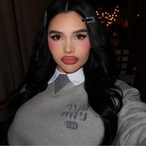 Meet your Posher, Roxanne